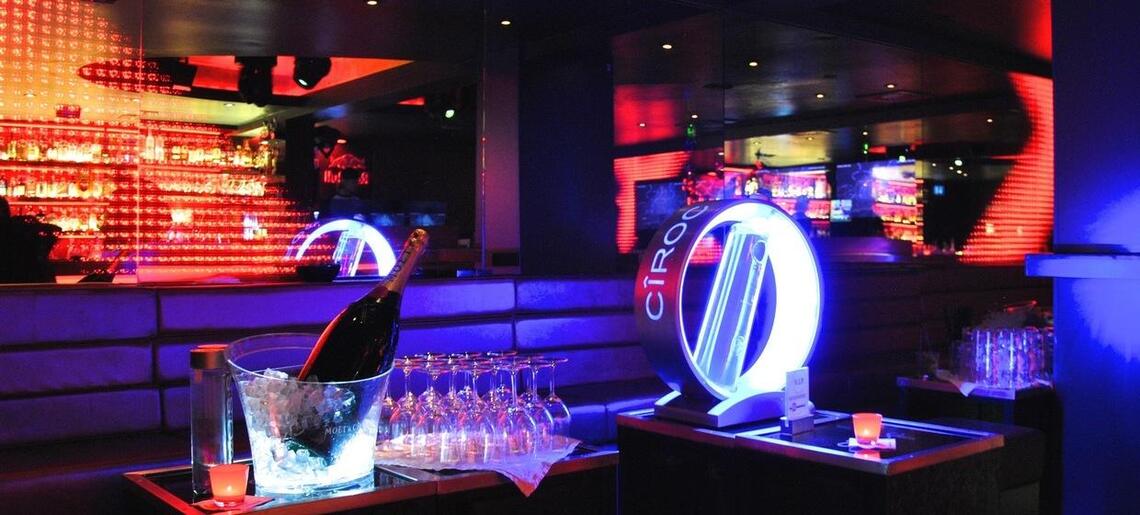 Club Rotes Kliff 4 Club Rotes Kliff 4