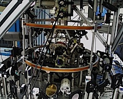 web atomic trapping chamber usno cesium clock.jpg